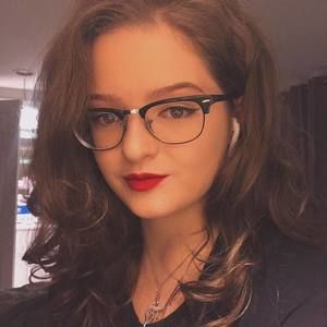 Meet your Posher, Manuela